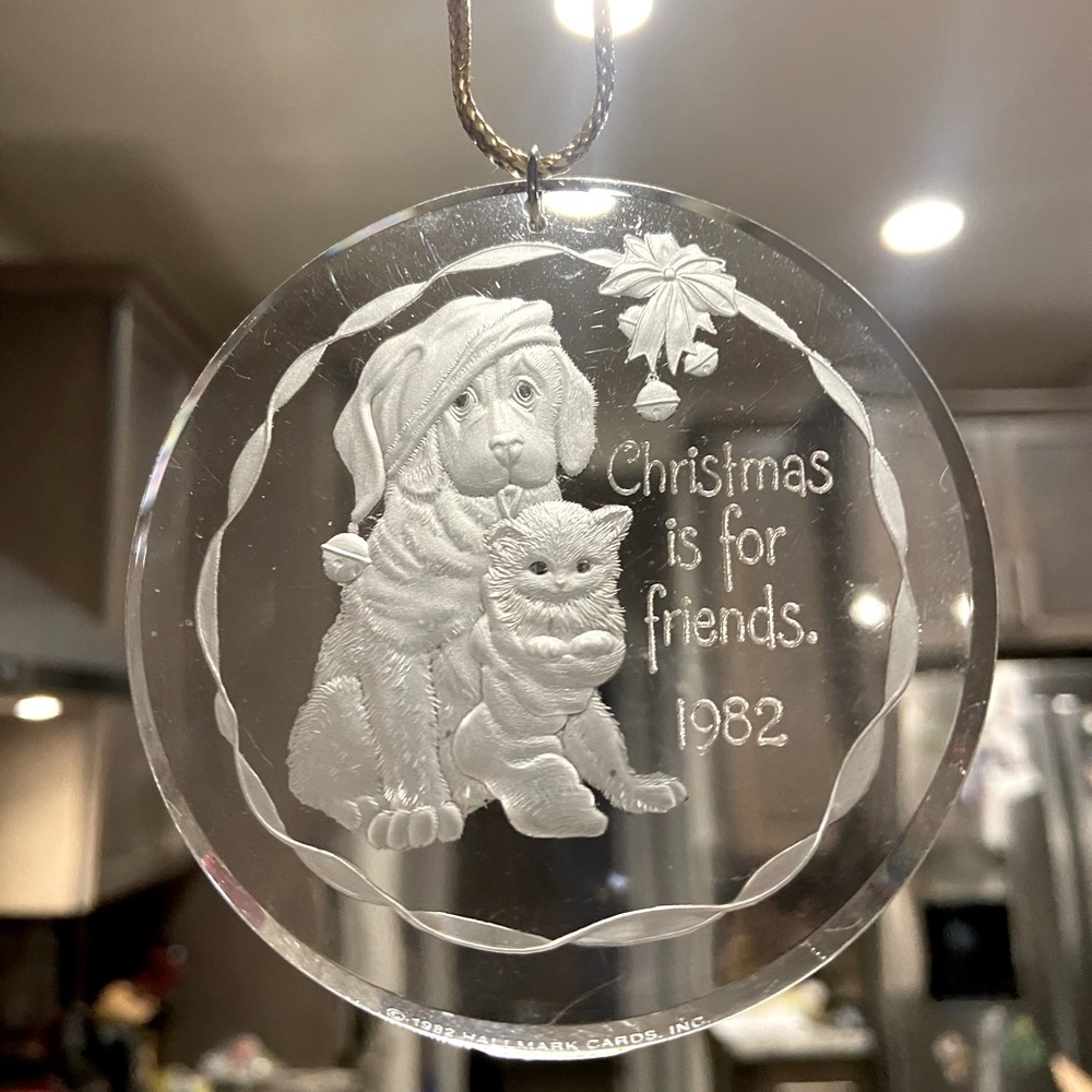 ❤️4 for $25❤️Hallmark 1982 - Christmas is for friends ornament